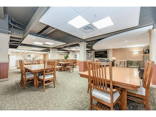 1106-250 Glenridge Drive, Waterloo, ON - Indoor Photo Showing Dining Room