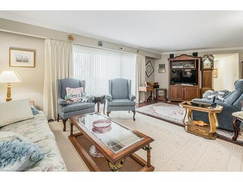 1106-250 Glenridge Drive, Waterloo, ON - Indoor Photo Showing Living Room