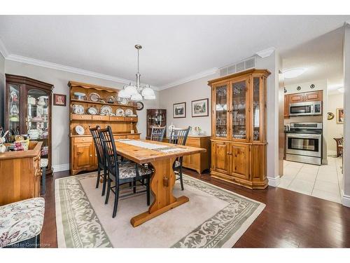 1106-250 Glenridge Drive, Waterloo, ON - Indoor Photo Showing Dining Room