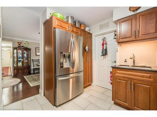 1106-250 Glenridge Drive, Waterloo, ON - Indoor Photo Showing Kitchen