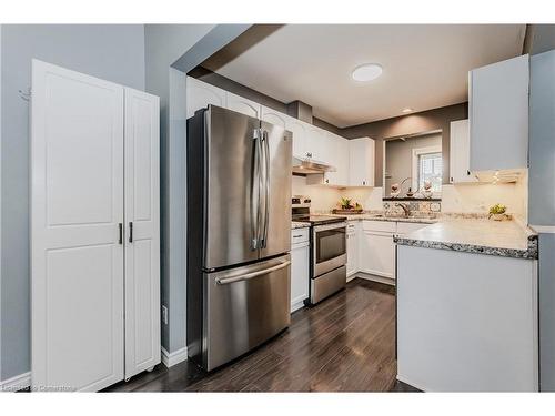 82 Hostetler Road, New Hamburg, ON - Indoor Photo Showing Kitchen With Upgraded Kitchen