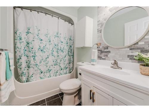 82 Hostetler Road, New Hamburg, ON - Indoor Photo Showing Bathroom