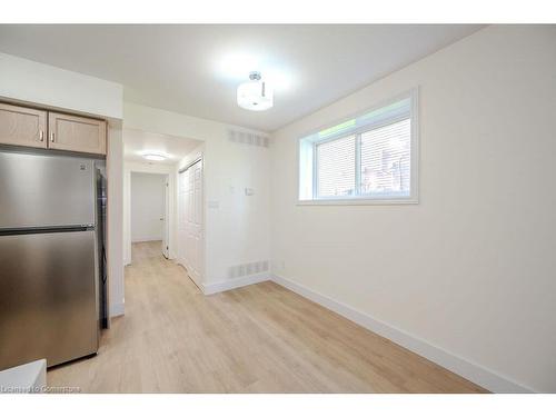 3D-50 Howe Drive, Kitchener, ON - Indoor