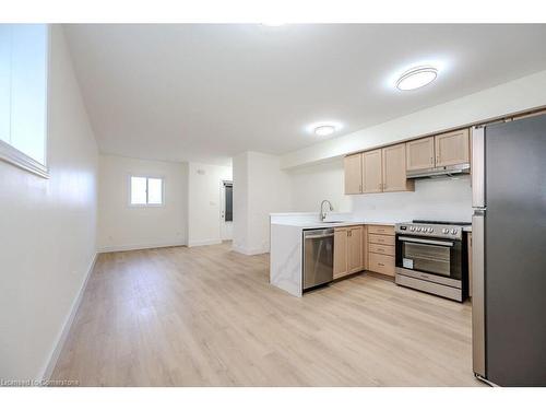 3D-50 Howe Drive, Kitchener, ON - Indoor Photo Showing Kitchen With Stainless Steel Kitchen