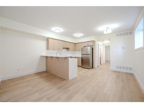 3D-50 Howe Drive, Kitchener, ON - Indoor Photo Showing Kitchen