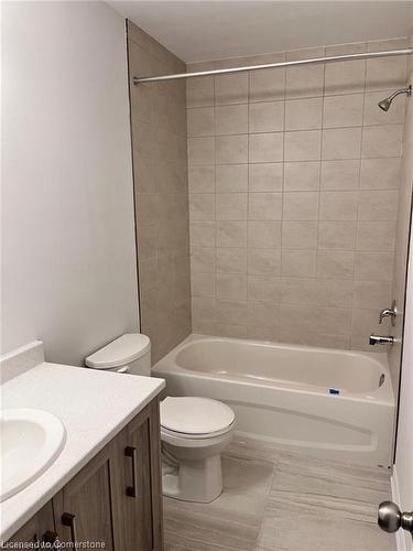 13 Roseberry Lane, Kitchener, ON - Indoor Photo Showing Bathroom