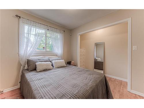 40 Mill Creek Road, Cambridge, ON - Indoor Photo Showing Bedroom