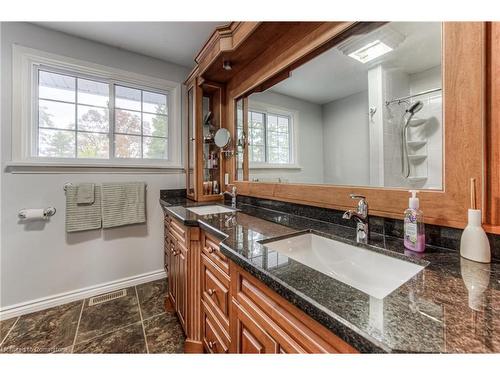 40 Mill Creek Road, Cambridge, ON - Indoor Photo Showing Bathroom