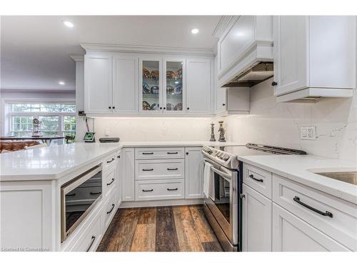 40 Mill Creek Road, Cambridge, ON - Indoor Photo Showing Kitchen With Upgraded Kitchen