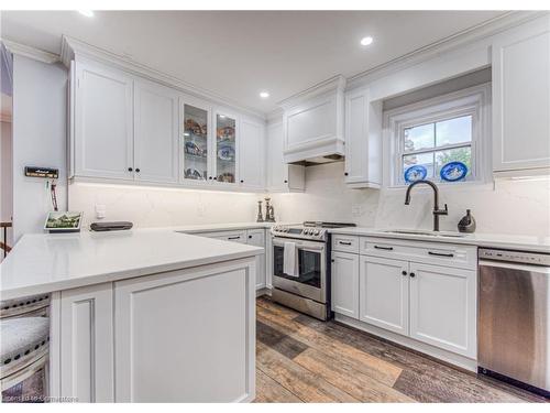 40 Mill Creek Road, Cambridge, ON - Indoor Photo Showing Kitchen With Upgraded Kitchen