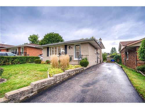 18 Bosworth Crescent, Kitchener, ON - Outdoor