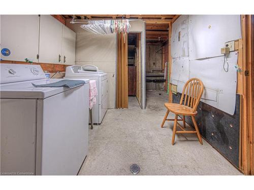 18 Bosworth Crescent, Kitchener, ON - Indoor Photo Showing Laundry Room