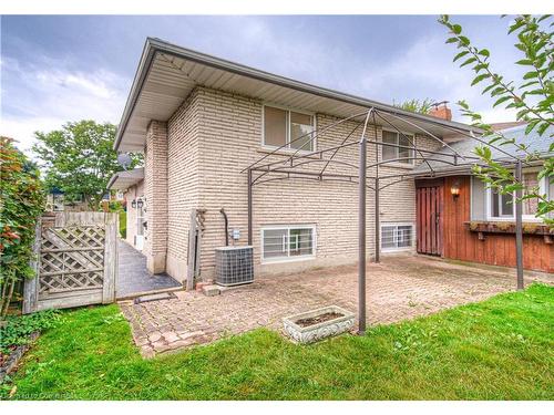 18 Bosworth Crescent, Kitchener, ON - Outdoor With Exterior