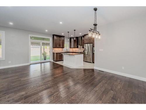 680 Pelham Street, Waterloo, ON - Indoor Photo Showing Kitchen