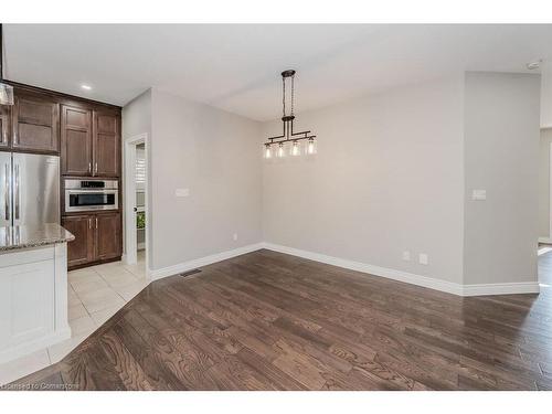 680 Pelham Street, Waterloo, ON - Indoor Photo Showing Kitchen