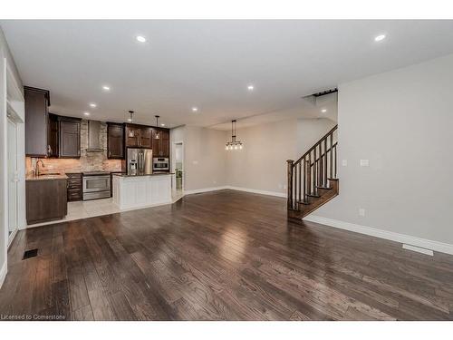 680 Pelham Street, Waterloo, ON - Indoor Photo Showing Kitchen With Upgraded Kitchen