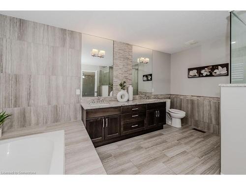 680 Pelham Street, Waterloo, ON - Indoor Photo Showing Bathroom