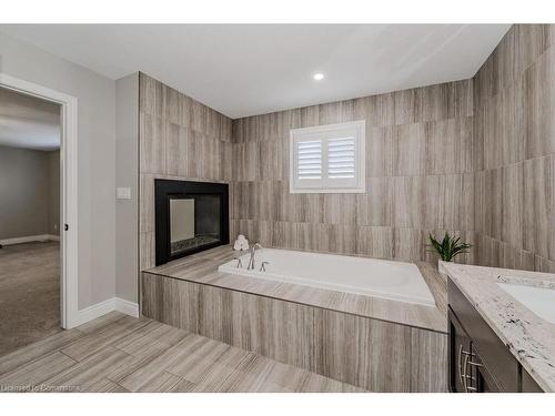 680 Pelham Street, Waterloo, ON - Indoor Photo Showing Bathroom