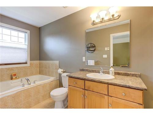 749 Keats Way, Waterloo, ON - Indoor Photo Showing Bathroom