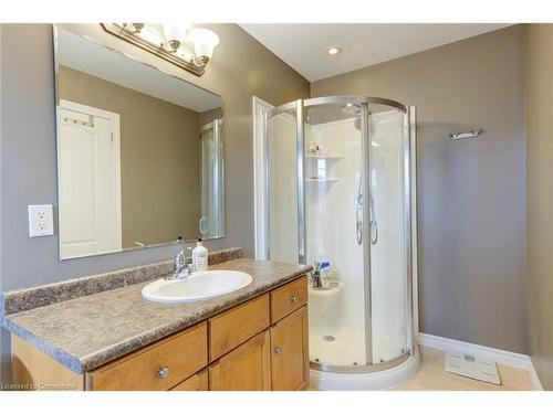 749 Keats Way, Waterloo, ON - Indoor Photo Showing Bathroom