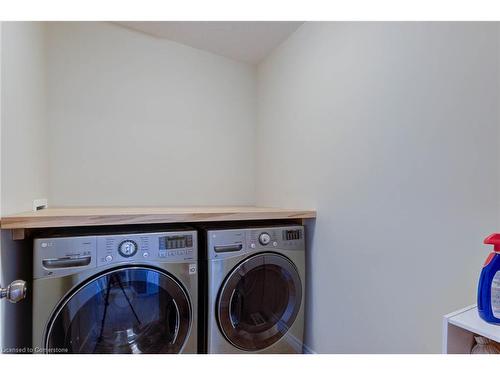 749 Keats Way, Waterloo, ON - Indoor Photo Showing Laundry Room