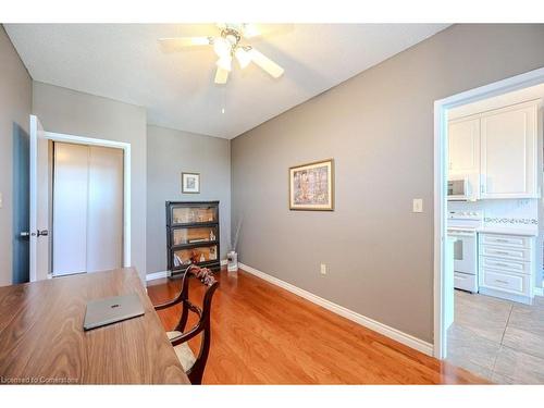 905-19 Woodlawn Road E, Guelph, ON - Indoor Photo Showing Other Room