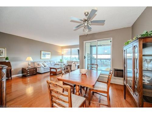 905-19 Woodlawn Road E, Guelph, ON - Indoor Photo Showing Dining Room