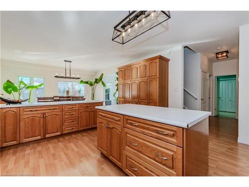 23 Treeview Drive, St. Jacobs, ON - Indoor Photo Showing Kitchen With Double Sink