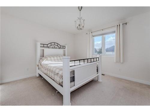 23 Treeview Drive, St. Jacobs, ON - Indoor Photo Showing Bedroom