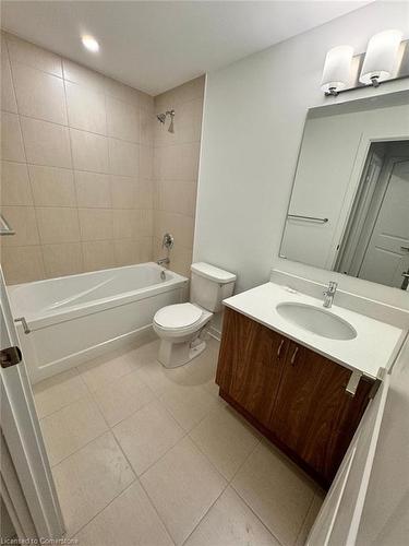 16-4035 Hickory Drive, Mississauga, ON - Indoor Photo Showing Bathroom