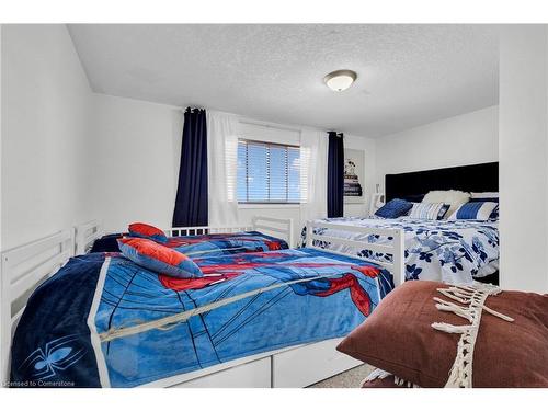 17B-50 Howe Drive, Kitchener, ON - Indoor Photo Showing Bedroom