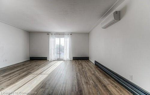 1236 Weber Street E, Kitchener, ON - Indoor Photo Showing Other Room