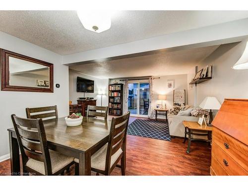 207 Northview Heights Drive, Cambridge, ON - Indoor Photo Showing Dining Room