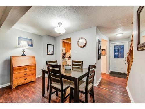 207 Northview Heights Drive, Cambridge, ON - Indoor Photo Showing Dining Room