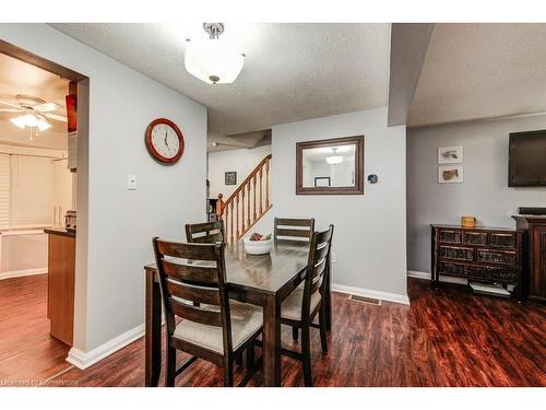 207 Northview Heights Drive, Cambridge, ON - Indoor Photo Showing Dining Room