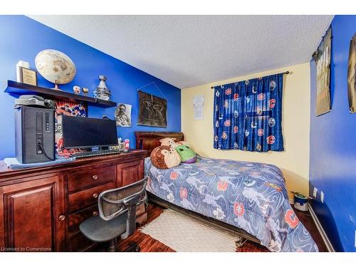 207 Northview Heights Drive, Cambridge, ON - Indoor Photo Showing Bedroom