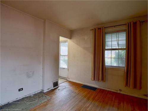 74 St Clair Avenue, Kitchener, ON - Indoor Photo Showing Other Room