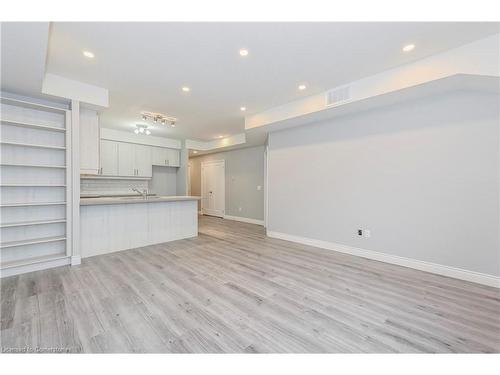 210-161 Ottawa Street, Kitchener, ON - Indoor Photo Showing Kitchen