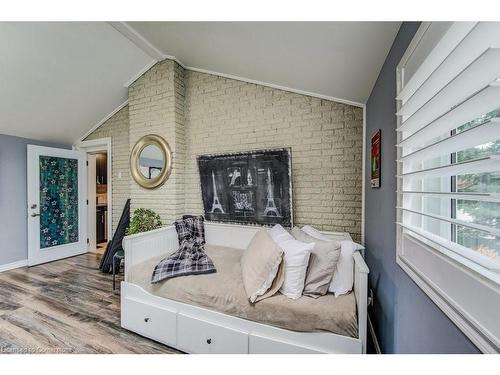 29 Onward Avenue, Kitchener, ON - Indoor Photo Showing Bedroom