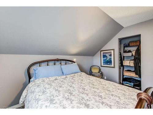 29 Onward Avenue, Kitchener, ON - Indoor Photo Showing Bedroom