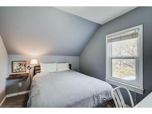 29 Onward Avenue, Kitchener, ON - Indoor Photo Showing Bedroom