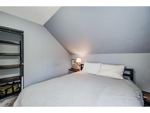 29 Onward Avenue, Kitchener, ON - Indoor Photo Showing Bedroom