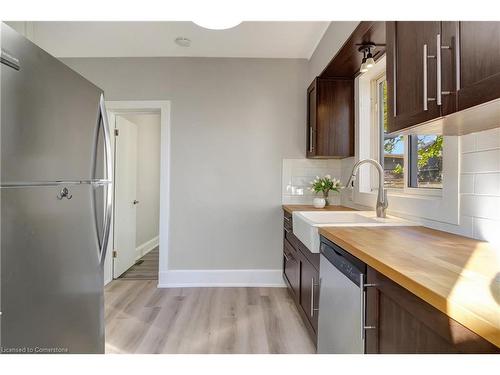 85 Park Avenue, Cambridge, ON - Indoor Photo Showing Kitchen