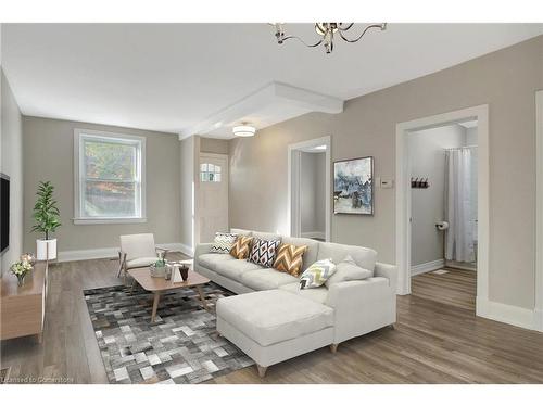 85 Park Avenue, Cambridge, ON - Indoor Photo Showing Living Room