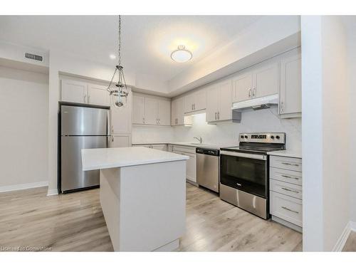 48C-25 Isherwood Avenue, Cambridge, ON - Indoor Photo Showing Kitchen With Upgraded Kitchen