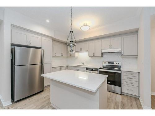 48C-25 Isherwood Avenue, Cambridge, ON - Indoor Photo Showing Kitchen