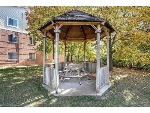 206-271 Eiwo Court, Waterloo, ON - Outdoor