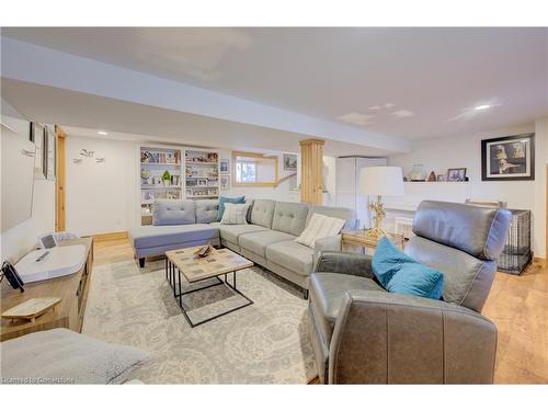 6265 Line 89, Gowanstown, ON - Indoor Photo Showing Living Room