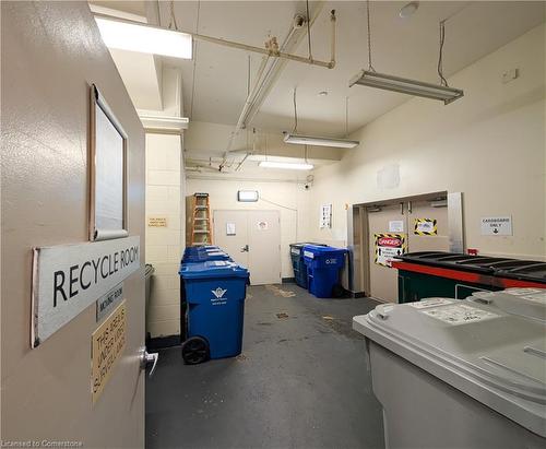 316-404 King Street W, Kitchener, ON - Indoor Photo Showing Garage