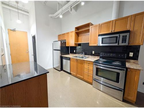 316-404 King Street W, Kitchener, ON - Indoor Photo Showing Kitchen With Double Sink